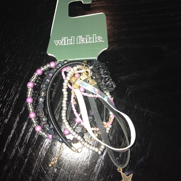 BRAND NEW beautiful bundle of bracelets. PERFECT GIFT!! Bundle to save! - Picture 5 of 5